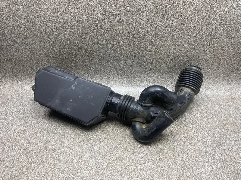 Резонатор воздушного фильтра Renault Duster 2012 6001548863 2.0 F4R400 МТ