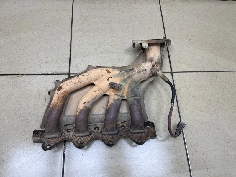 Выпускной коллектор Renault Duster 2012 8201101954 2.0 F4R400 МТ
