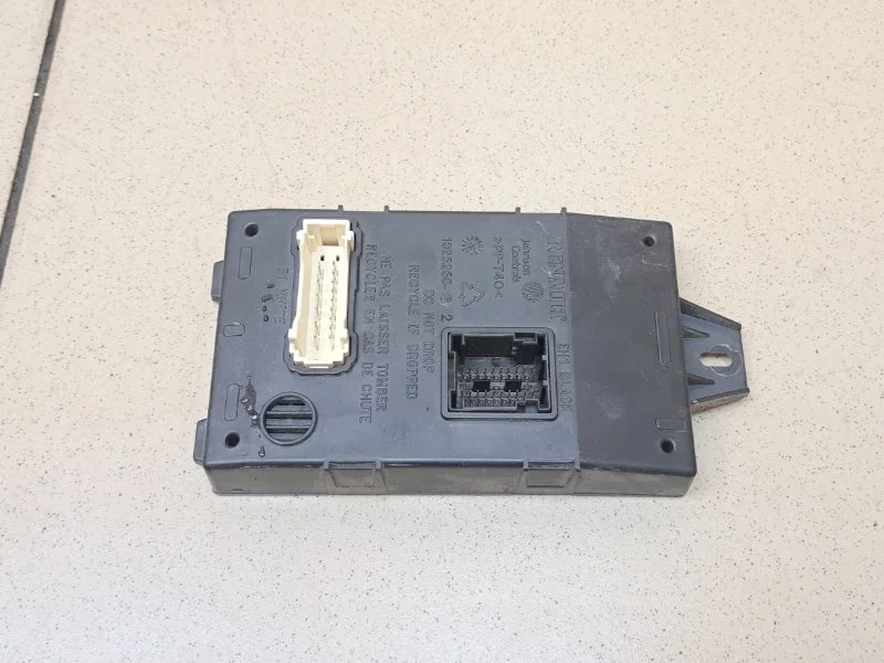 Блок комфорта Renault Duster 2012 8201279201 2.0 F4R400 МТ