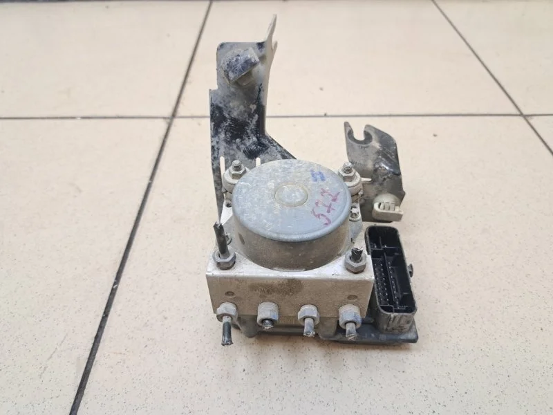 Блок ABS Renault Duster 2012 6001551521 2.0 F4R400 МТ