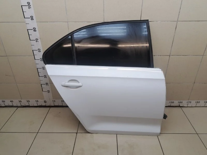 Дверь Skoda Rapid 2014 5JA833052B 1.2 CGP MT, задняя правая