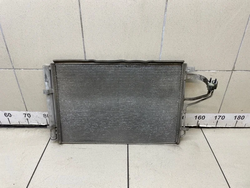 Радиатор кондиционера Kia Ceed 2014 976063X000 JD 1.6 G4FG AT