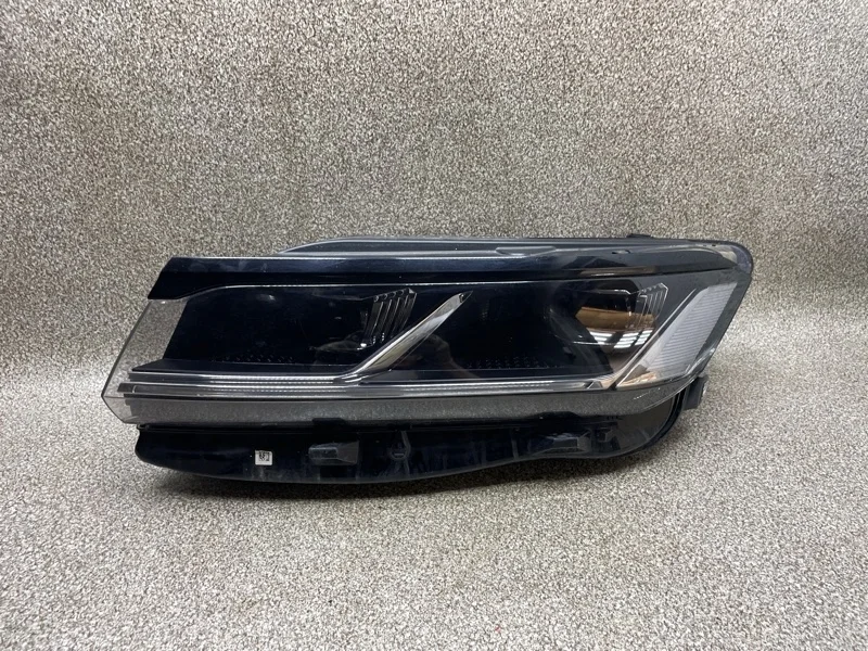 Фара Volkswagen Touareg 2018 761941773 3 3.0 DCBE, передняя левая