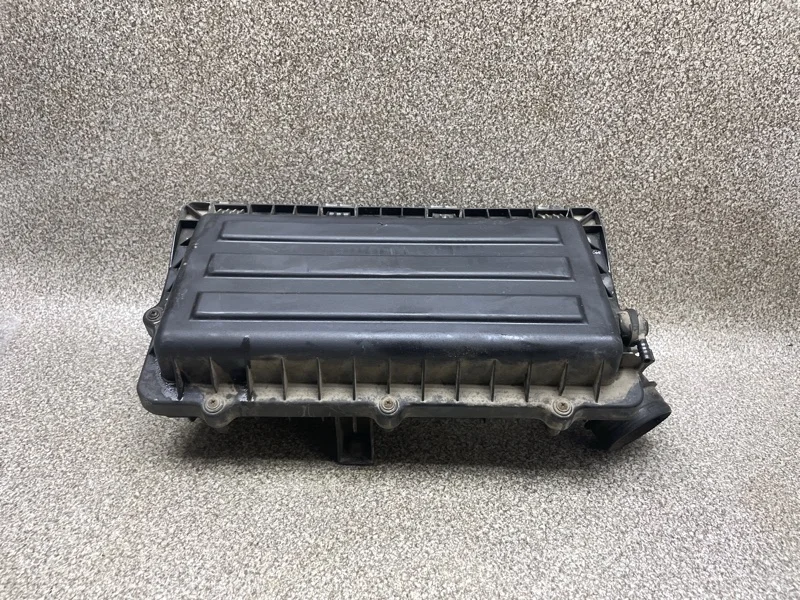Корпус воздушного фильтра Volkswagen Polo 2010 036129611 5 1.6 CFNA MT