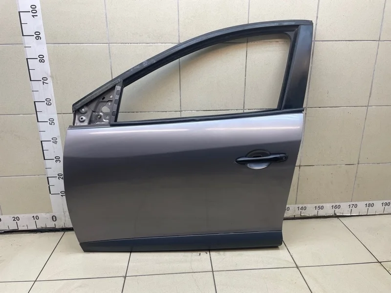 Дверь Renault Megane 2010 801011761R 3 1.6 K4M838 MT, передняя левая