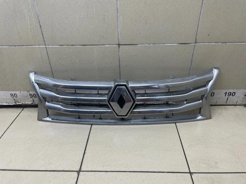 Решетка радиатора Renault Duster 2014 623825665R 1.6 K4M690