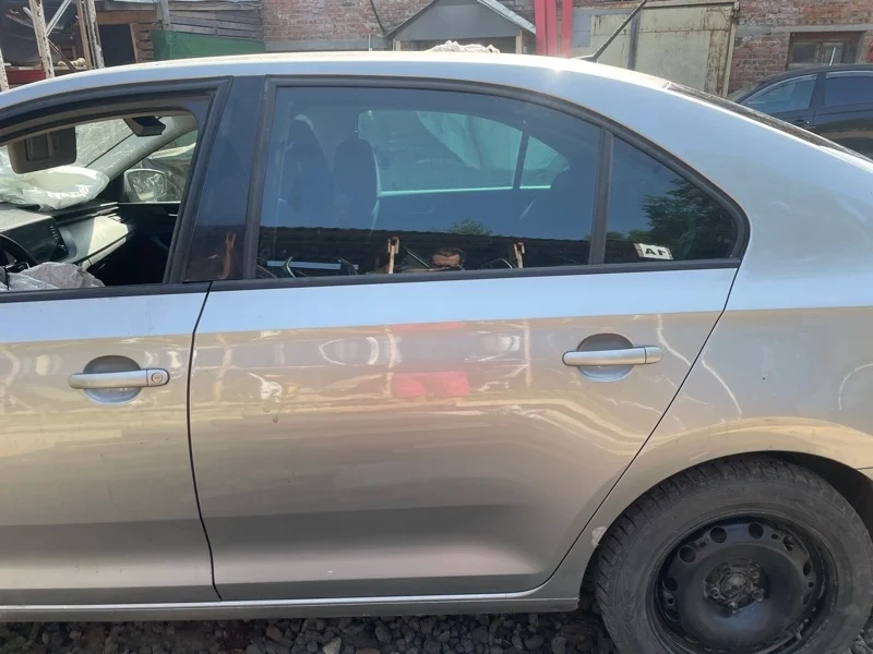 Дверь Skoda Rapid 2021 60U833055, задняя левая