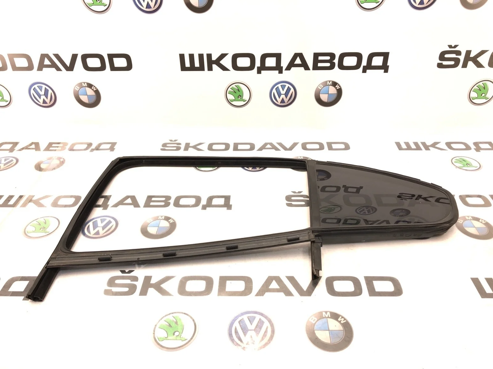 Форточка двери Skoda Octavia Rs 2012 1Z5845209D A5 (1Z) 2.0 CEGA, задняя левая