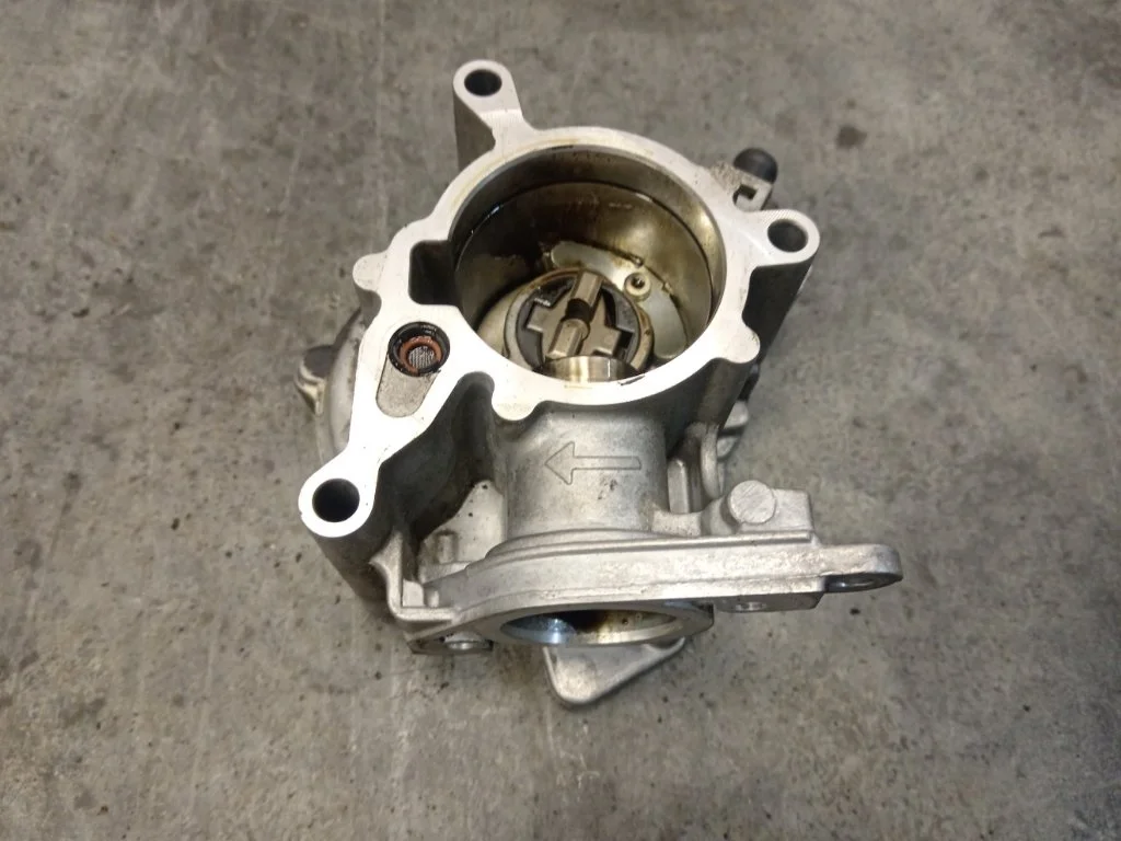 Вакуумный насос Audi A4 2009 B8