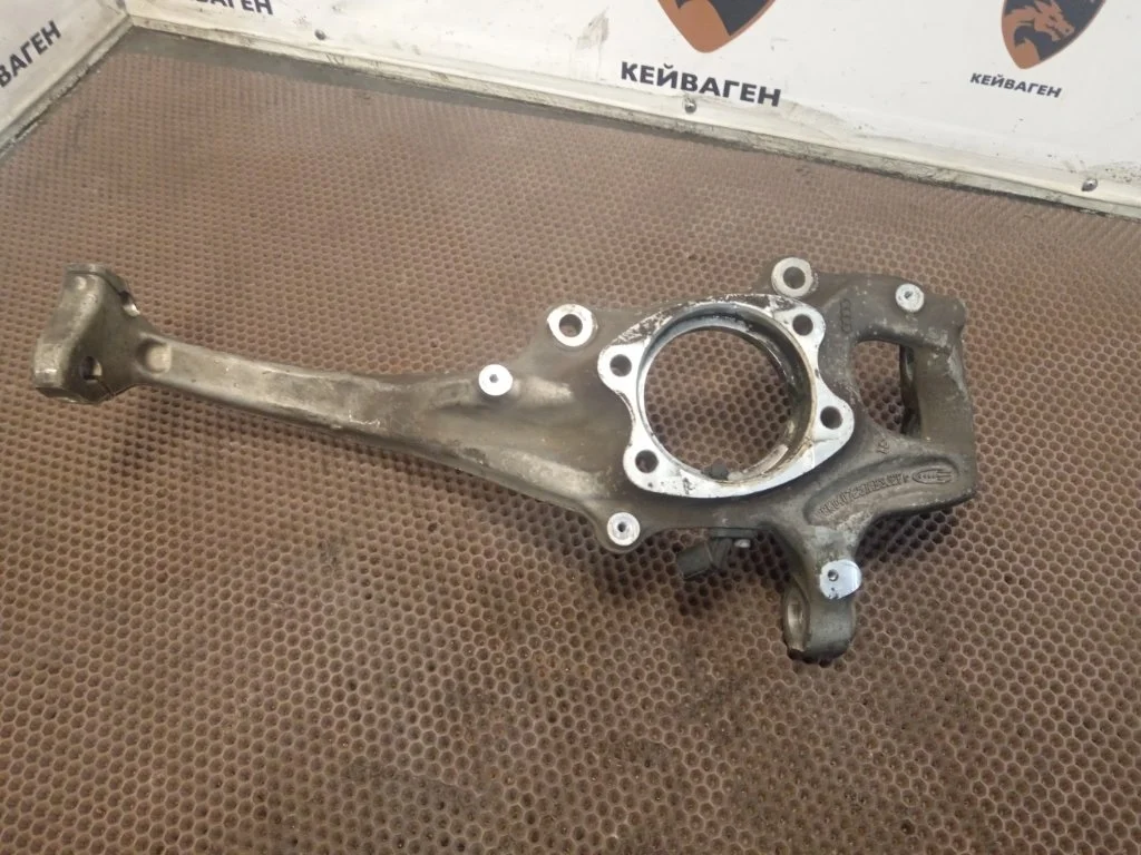 Кулак поворотный Audi A4 2012 B8