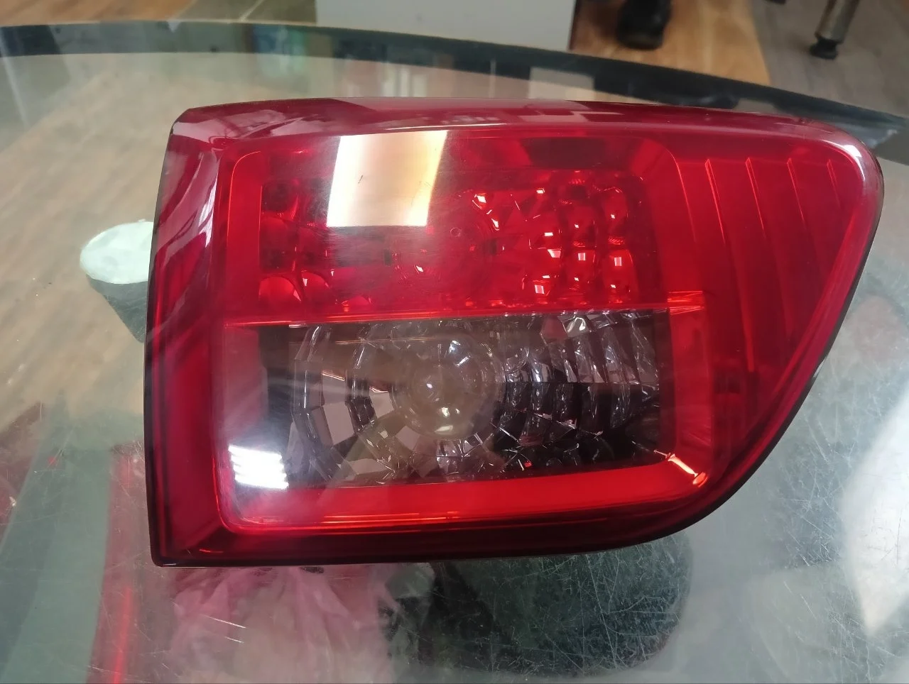 Фонарь Peugeot 4007 2007-2012