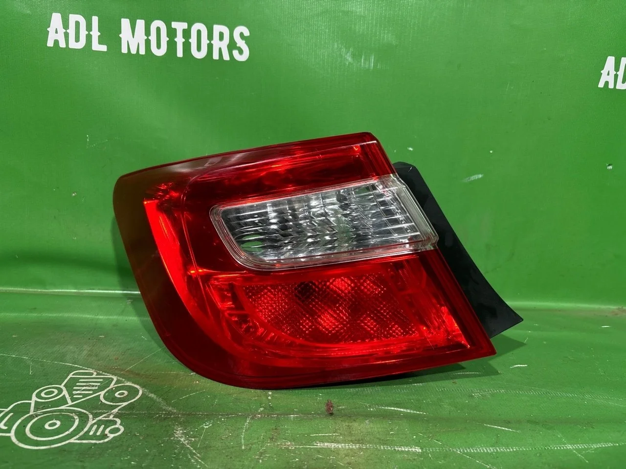 Фонарь Toyota Camry 2011-2014 8156133550 50, левый