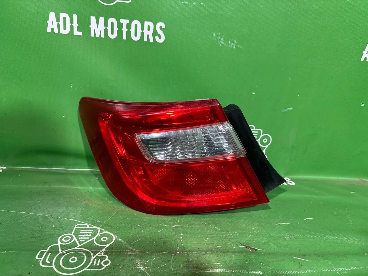 Фонарь Toyota Camry 2011-2014 8156133550 50, левый