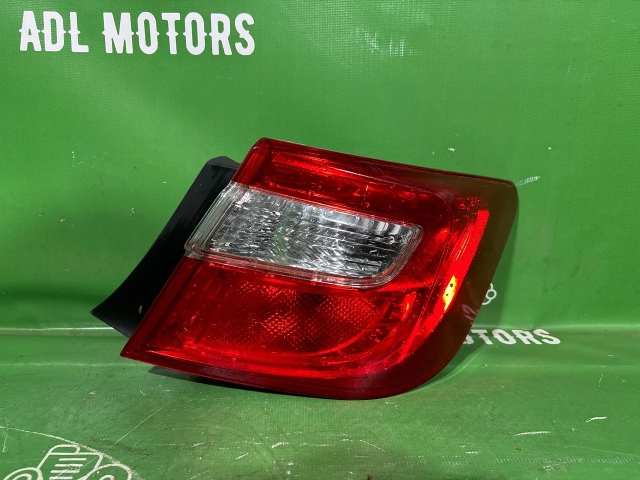 Фонарь Toyota Camry 2011-2014 8156133550 50, правый