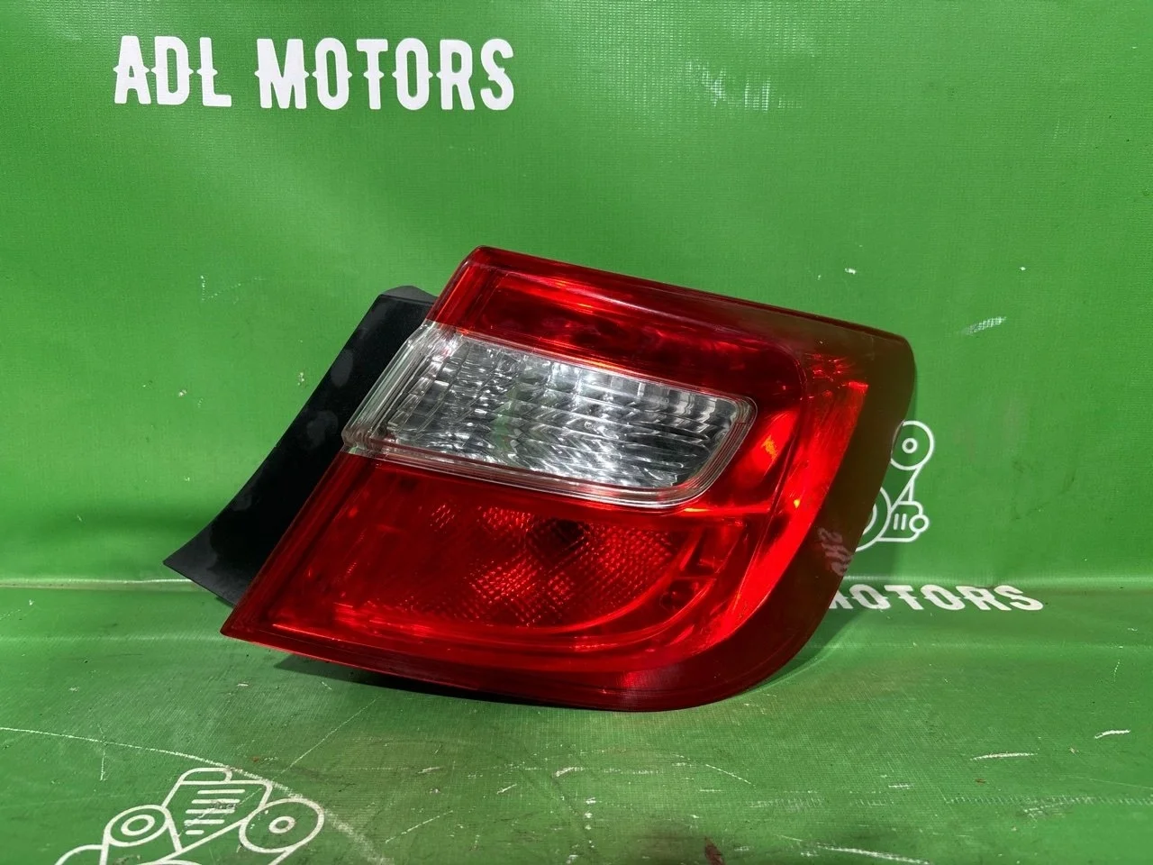 Фонарь Toyota Camry 2011-2014 8156133550 50, правый