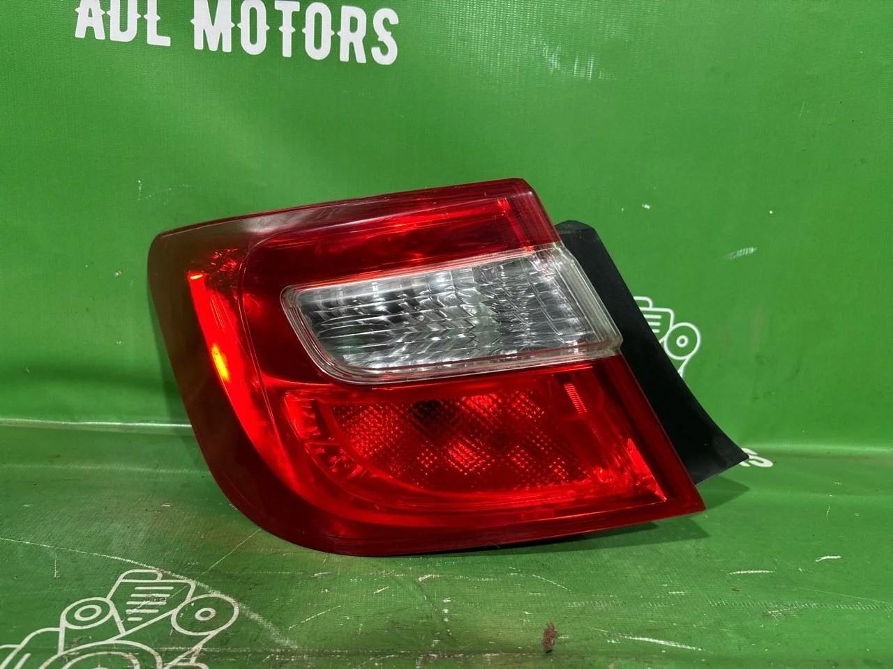 Фонарь Toyota Camry 2011-2014 8156133550 50, левый