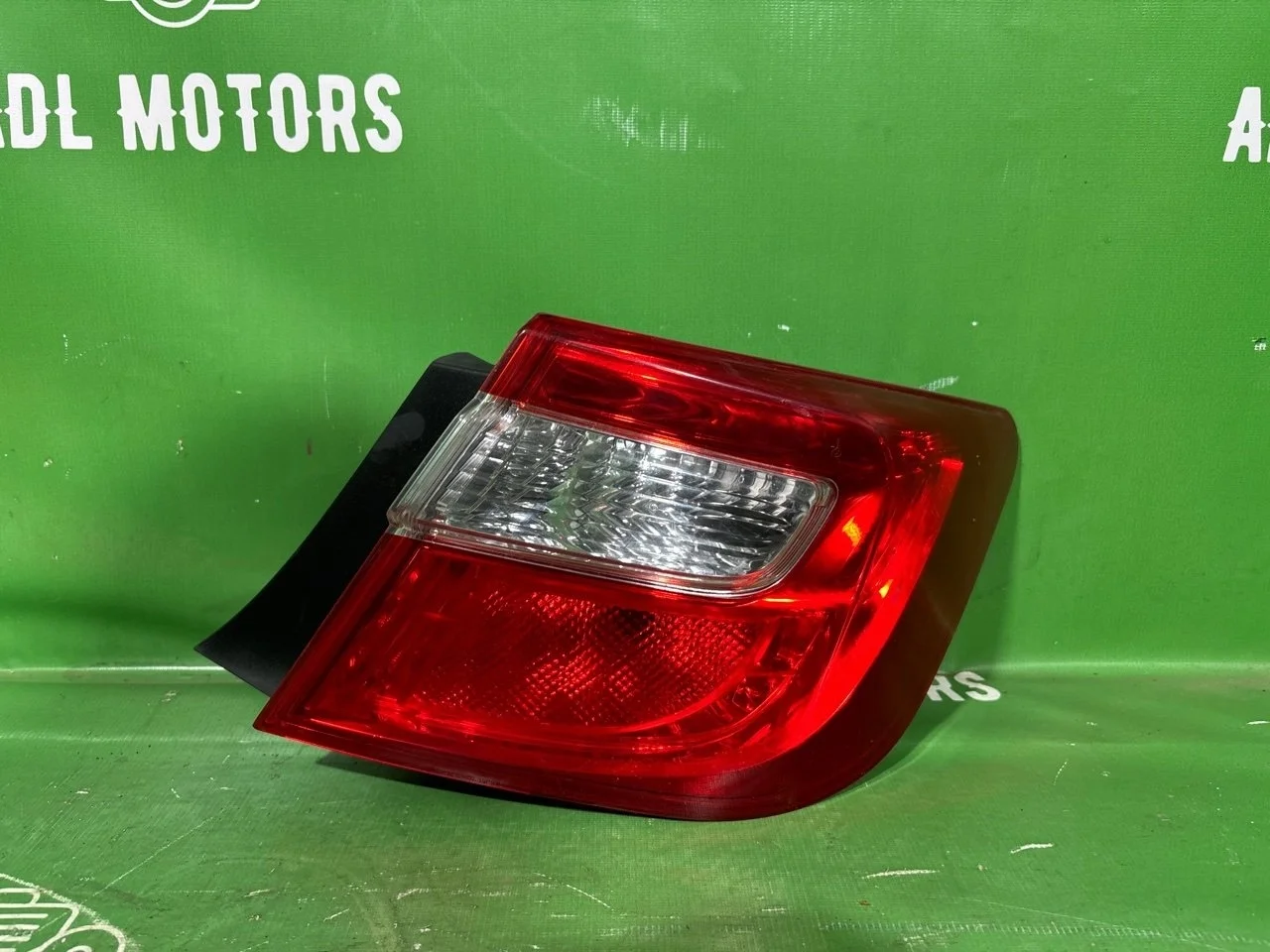 Фонарь Toyota Camry 2011-2014 8156133550 50, правый