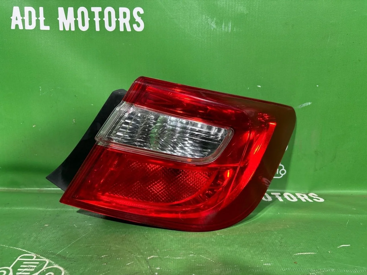 Фонарь Toyota Camry 2011-2014 8156133550 50, правый