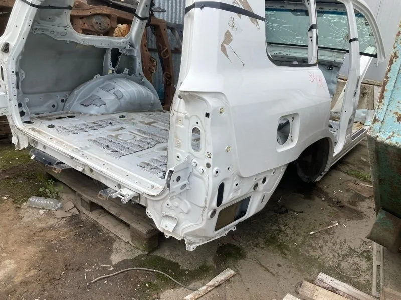 Кузовной элемент Toyota Land Cruiser 2015 6131160170 URJ200 1VD-FTV 4.5, правый