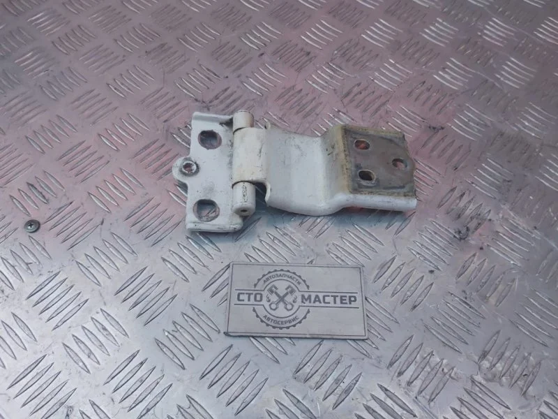 Петля задней двери нижняя левая Fiat Ducato