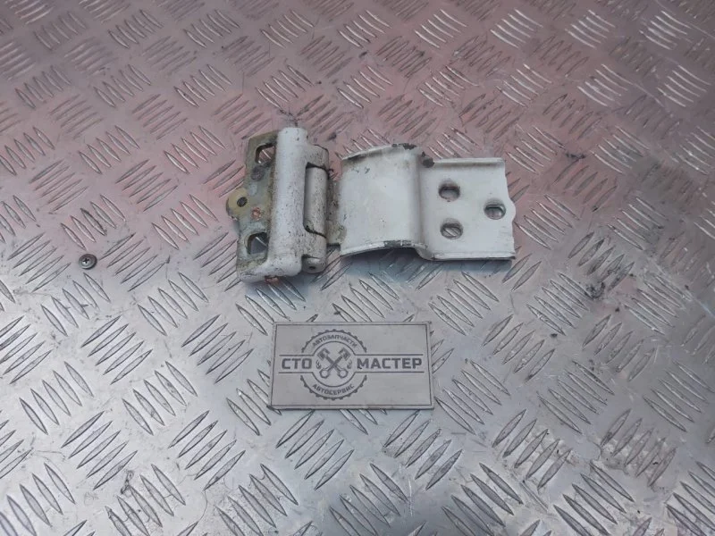 Петля задней двери нижняя правая Peugeot Boxer