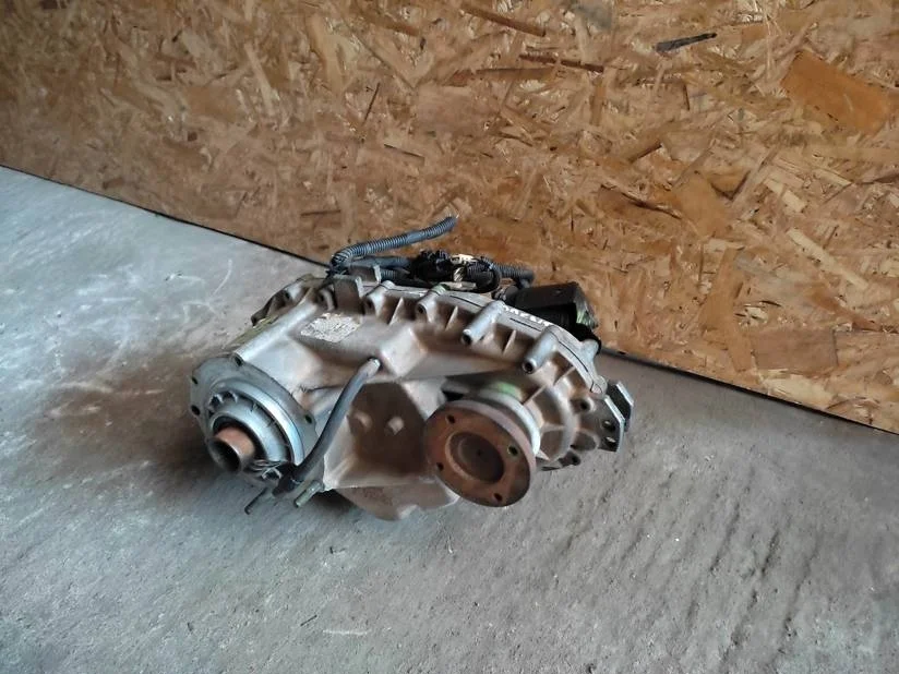 Раздаточная коробка 473003c110 Kia Sorento 1 2.5 Дизель