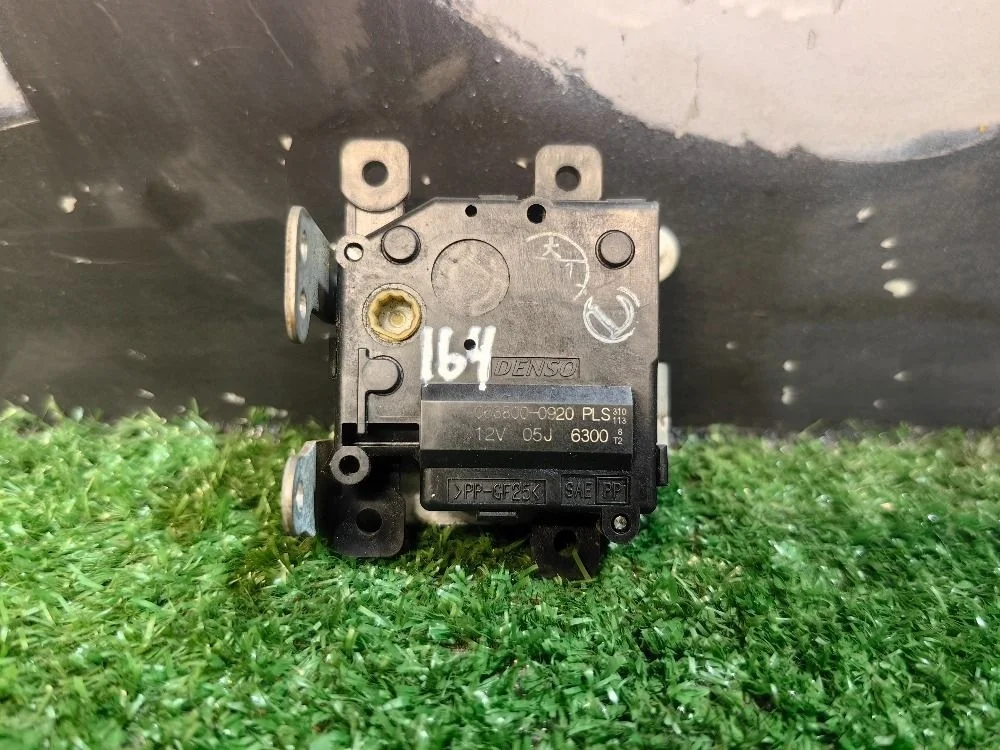 Моторчик заслонки отопителя Lexus LS 460