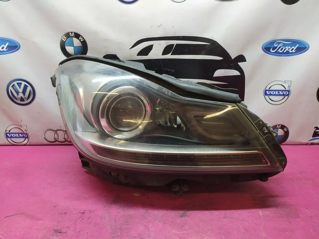 Фара правая Xenon MB C W204 2011-2015 A2048204639