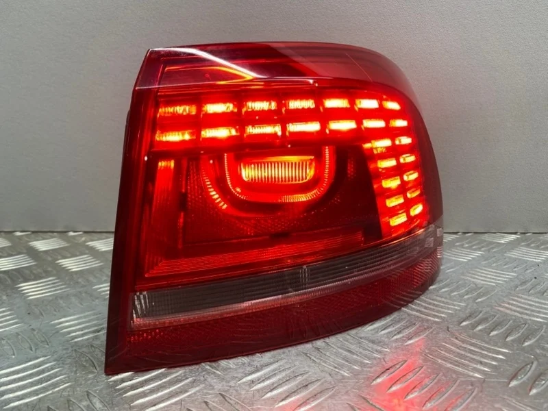 Фонарь Volkswagen Passat B7 Alltrack
