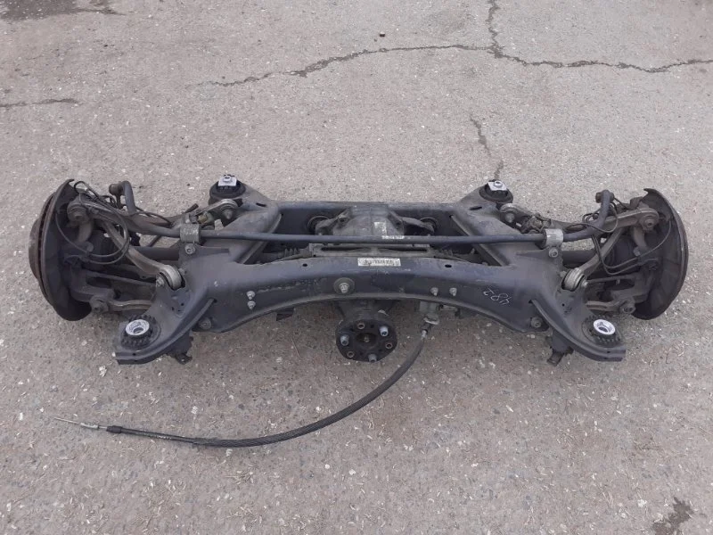 Подрамник в сборе Mercedes-Benz E-Class 2011 A2043500141 W212 271.860, задний