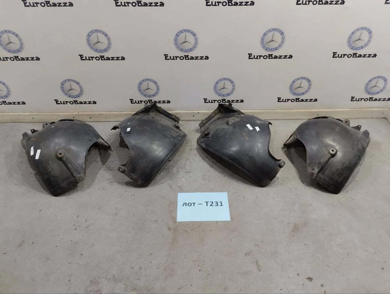 Подкрылок передний Mercedes W211