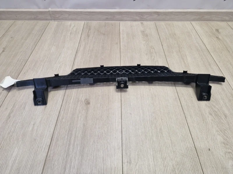 Направляющая бампера VW Touareg NF 2010-2014 7P