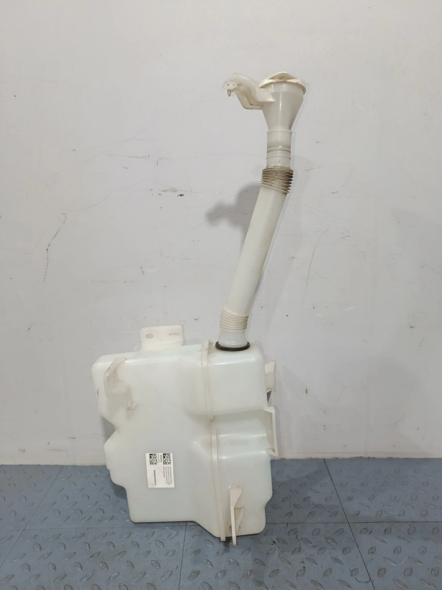 БАЧОК ОМЫВАТЕЛЯ MITSUBISHI OUTLANDER CW4W CW5W CW6W 8260A094