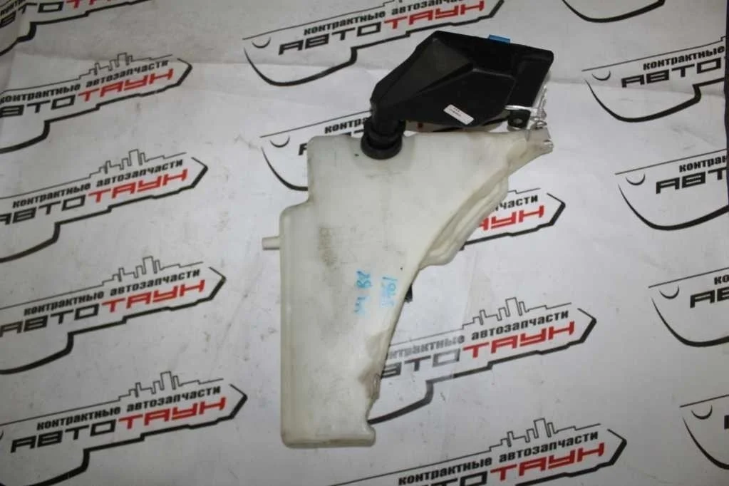 БАЧОК ОМЫВАТЕЛЯ AUDI A4 A5 RS4 RS5 S4 S5 8F7 8K2 8K5 8KH 8T3 8TA B8 ПОД 2 МОТОРА 4.5L 8T0955453C