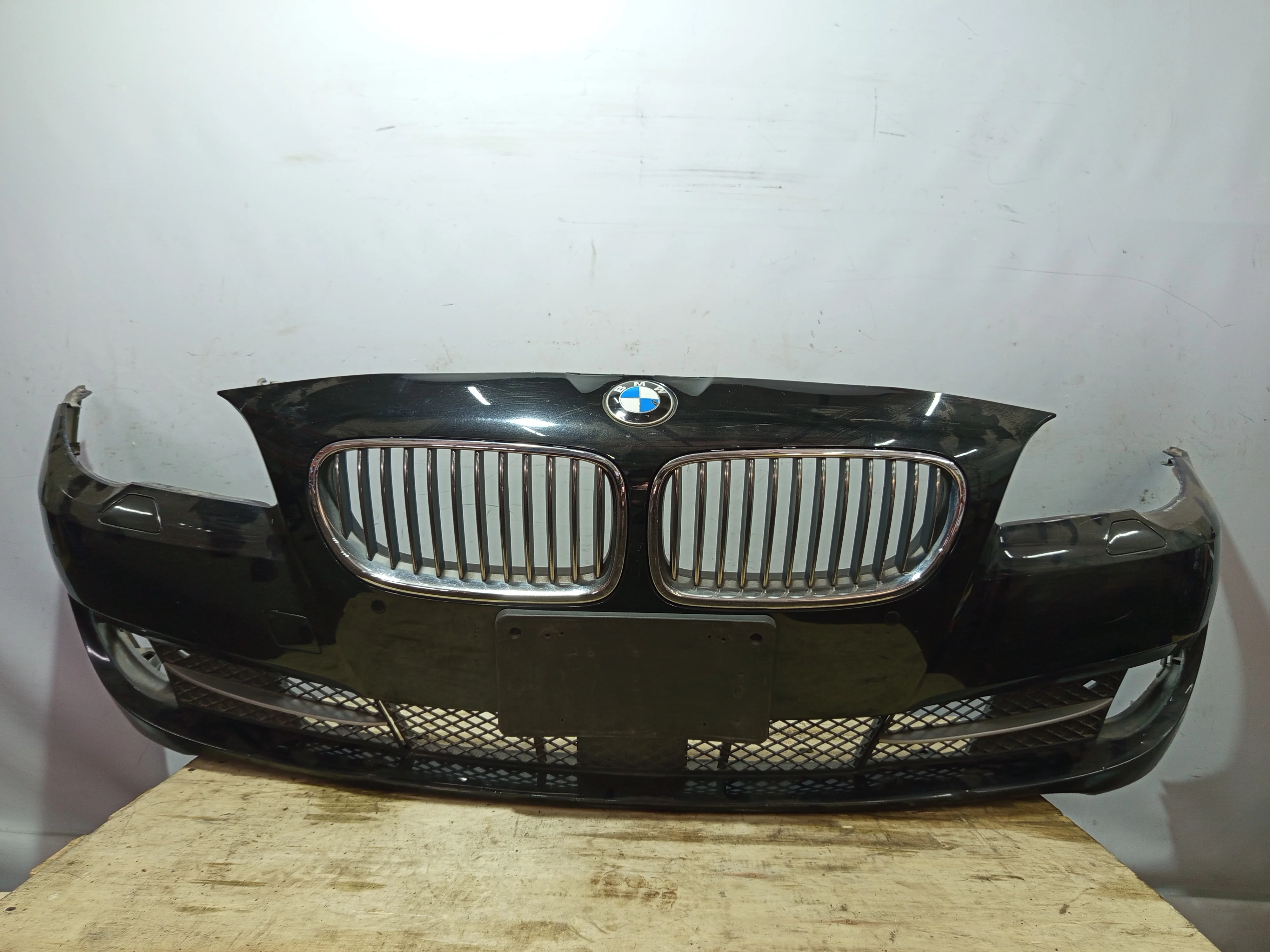 БАМПЕР BMW 5-SERIES F10 F11 51117285961 1 МОДЕЛЬ ПЕРЕДНИЙ черный DY292Z