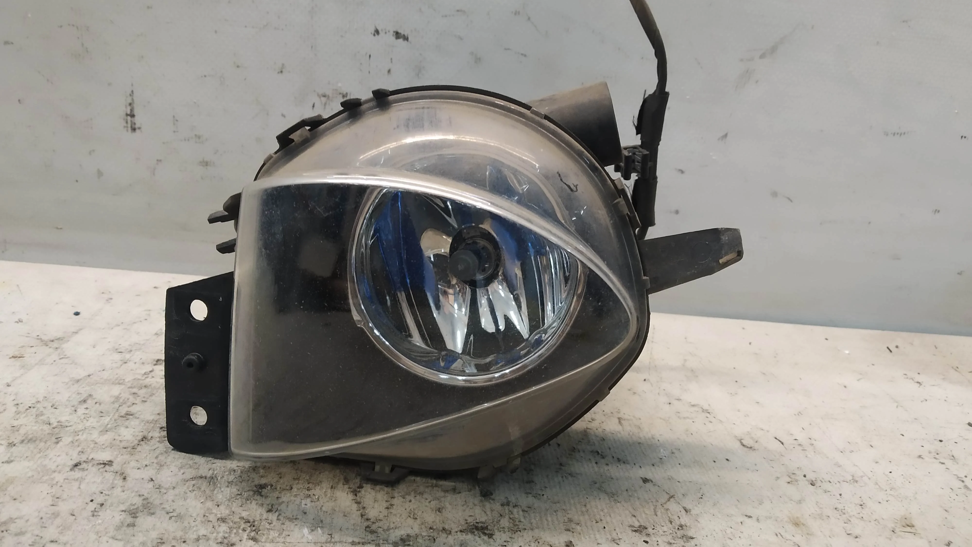 ТУМАНКА BMW 3-SERIES E90 E91 6948373 ЛЕВАЯ 1 МОДЕЛЬ 63176948373 NA6982Z