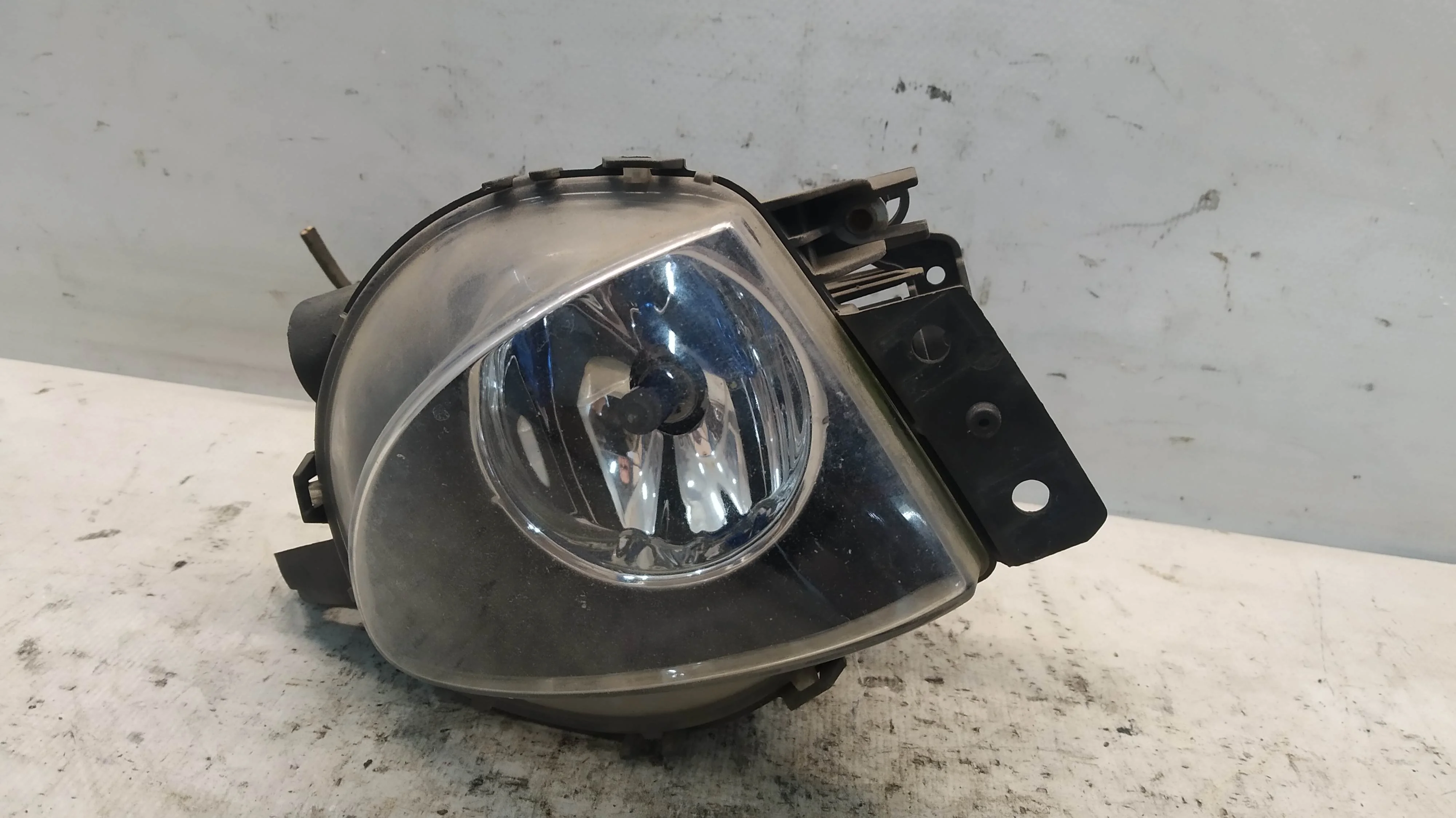 ТУМАНКА BMW 3-SERIES E90 E91 6948374 ПРАВАЯ 1 МОДЕЛЬ 63176948374 NA6982Z