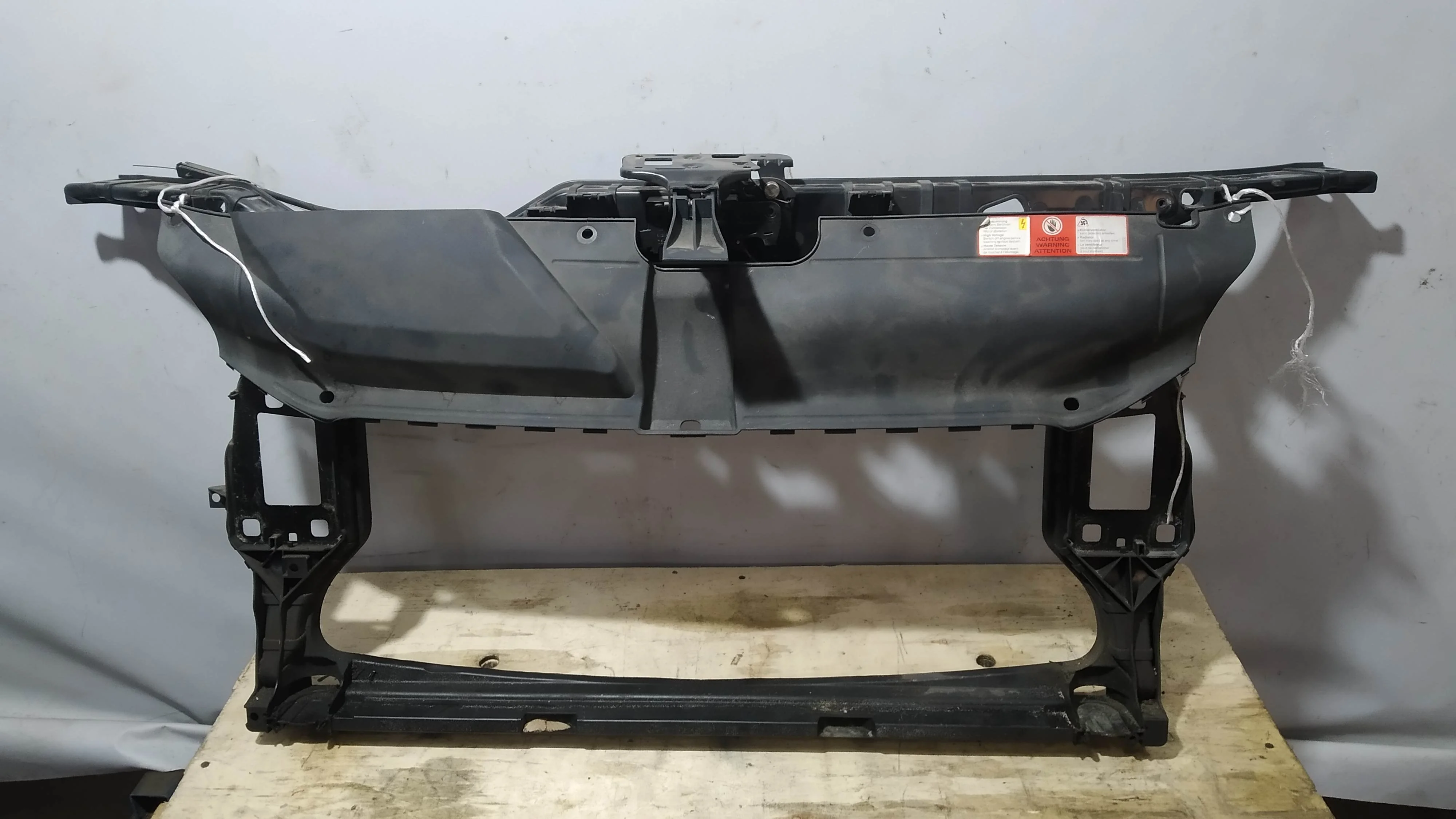 ТЕЛЕВИЗОР AUDI A4 A5 8F7 8K2 8K5 8KH 8T3 8TA B8 ПЛАСТИК 8K0805594L черный KA9855Z