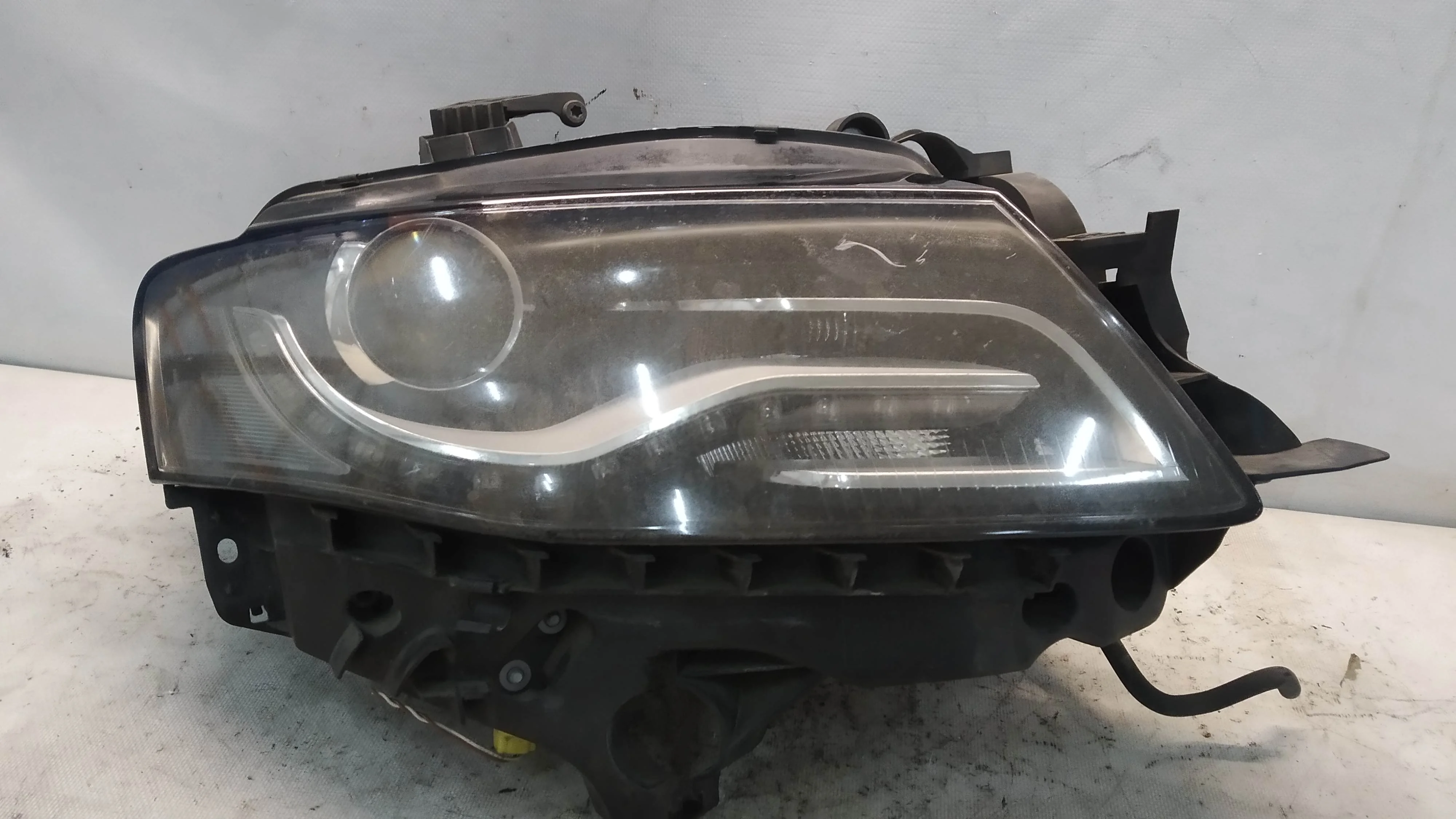 ФАРА AUDI A4 8K2 8K5 8KH B8 XENON ПРАВАЯ 1 МОДЕЛЬ 8K0941004D NA6921Z