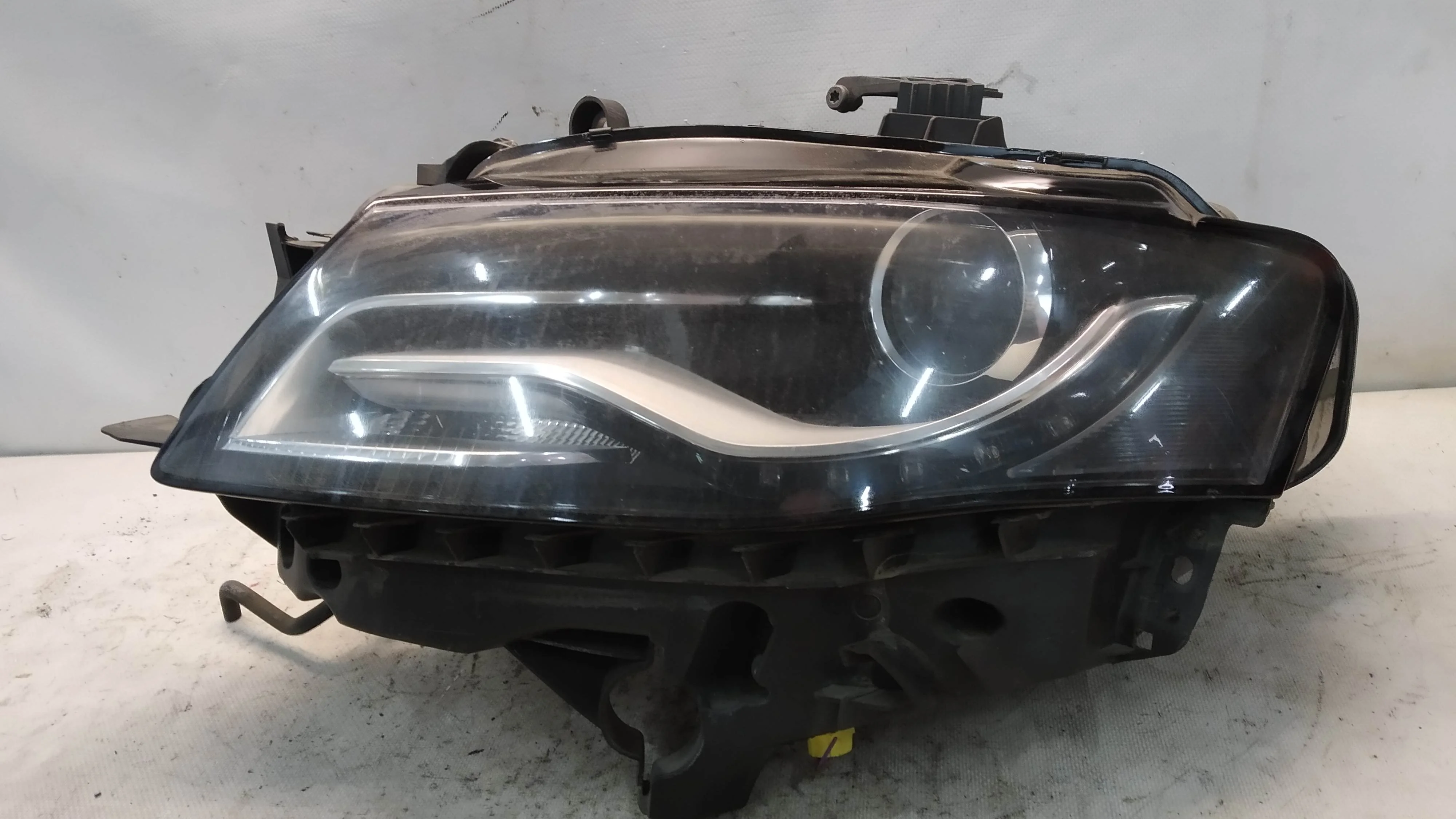 ФАРА AUDI A4 8K2 8K5 8KH B8 XENON ЛЕВАЯ 1 МОДЕЛЬ 8K0941003D NE277Z