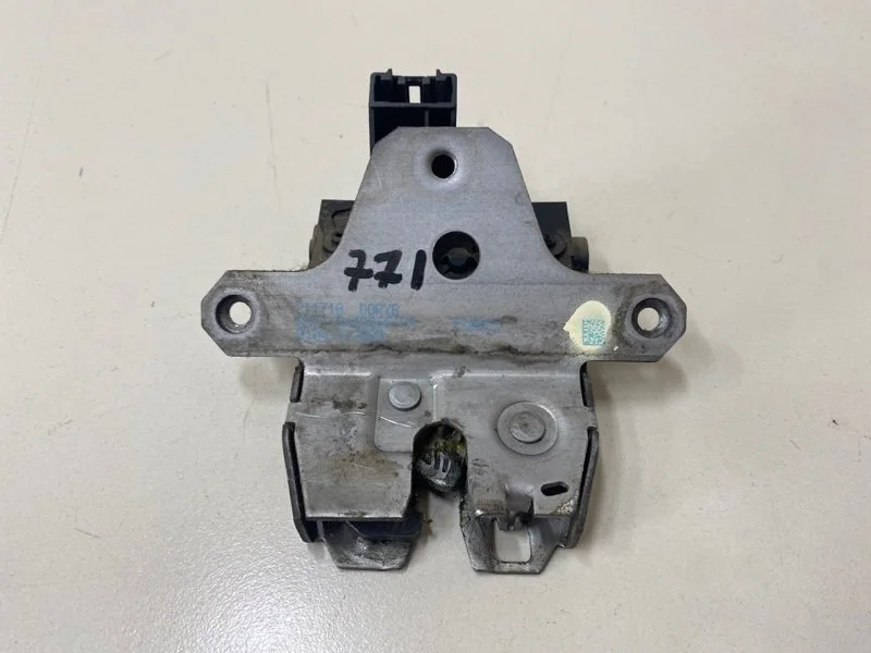 Замок крышки багажника Ford Focus 2 СЕДАН ASDA 1.4