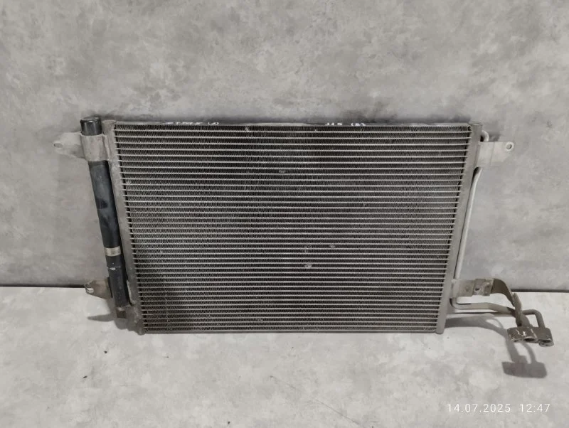Радиатор кондиционера Volkswagen Jetta 1K2 BLF