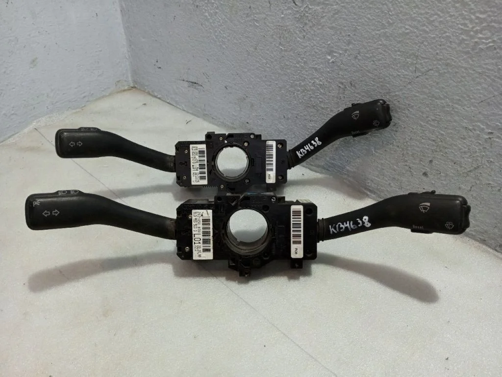 Переключатель подрулевой AUDI PASSAT B5