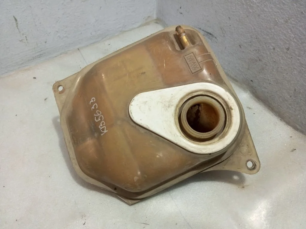 Бачок расширительный AUDI 100 C4