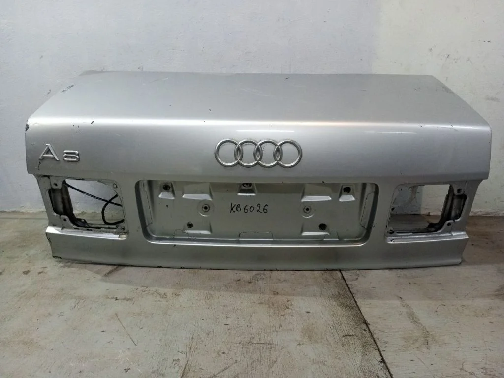 Крышка багажника AUDI A8 D2 Седан
