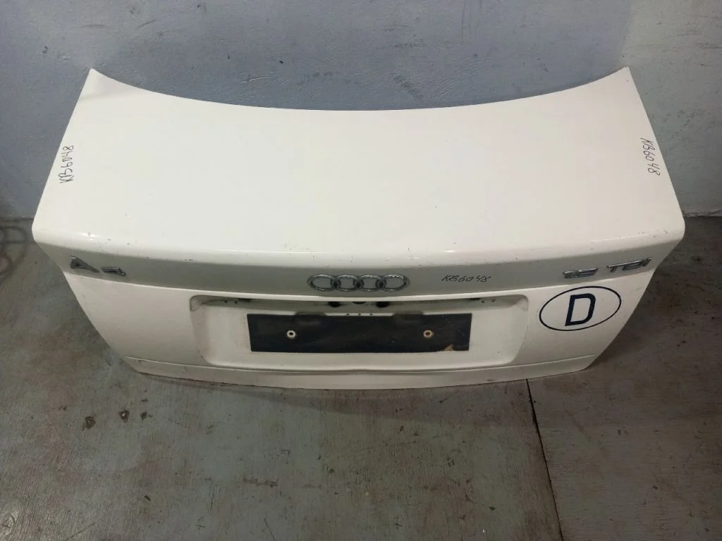 Крышка багажника AUDI A4 B5 Седан