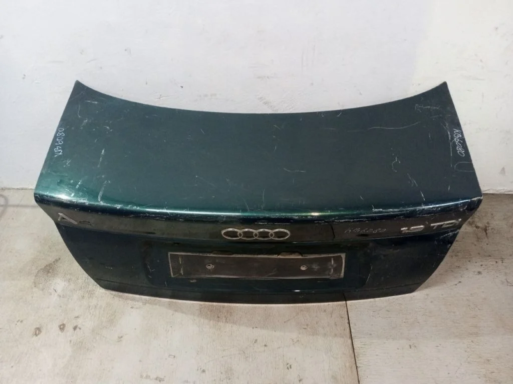 Крышка багажника AUDI A4 B5 Седан