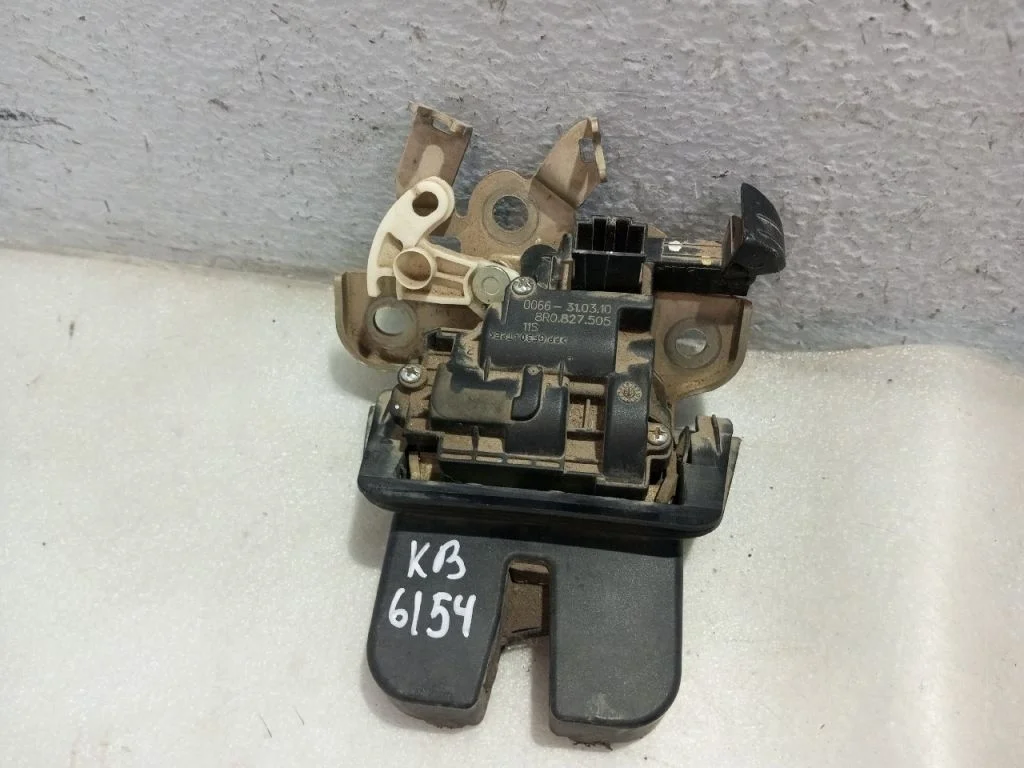 Замок багажника AUDI A1 8X
