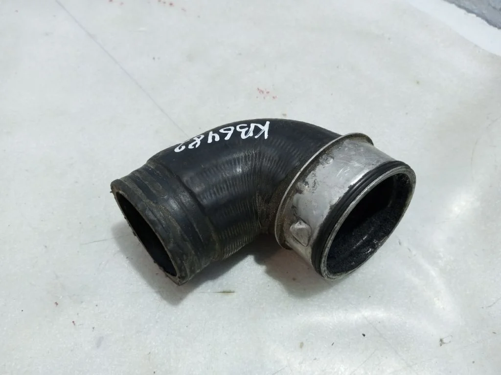 Патрубок воздушный VOLKSWAGEN PASSAT B5+