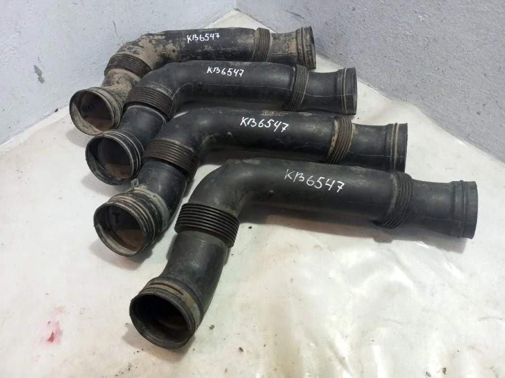 Патрубок воздушный VOLKSWAGEN PASSAT B6